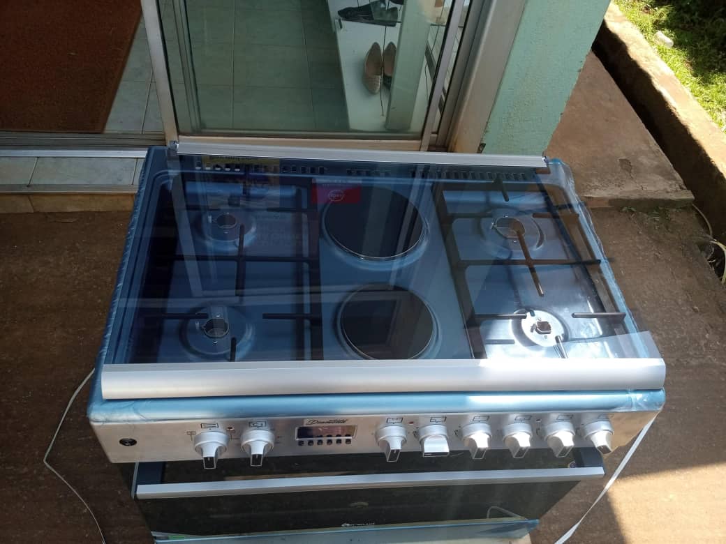 Blueflame 2 electric plates, 4 gas burners and electric overn