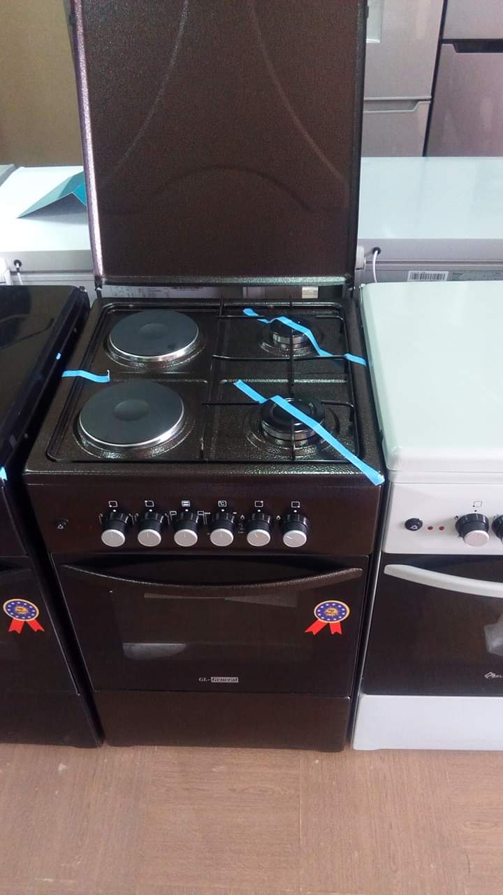 BRANDNEW BLUEFLAME COOKER PLUS OVEN 2 ELECTRIC AND 2 GAS COOKER