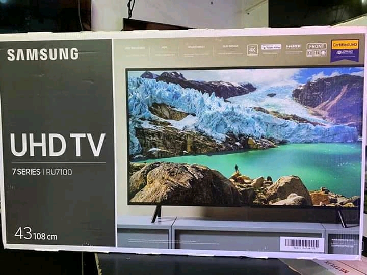 BRANDNEW SAMSUNG 43 INCHES SMART TV UHD 4K