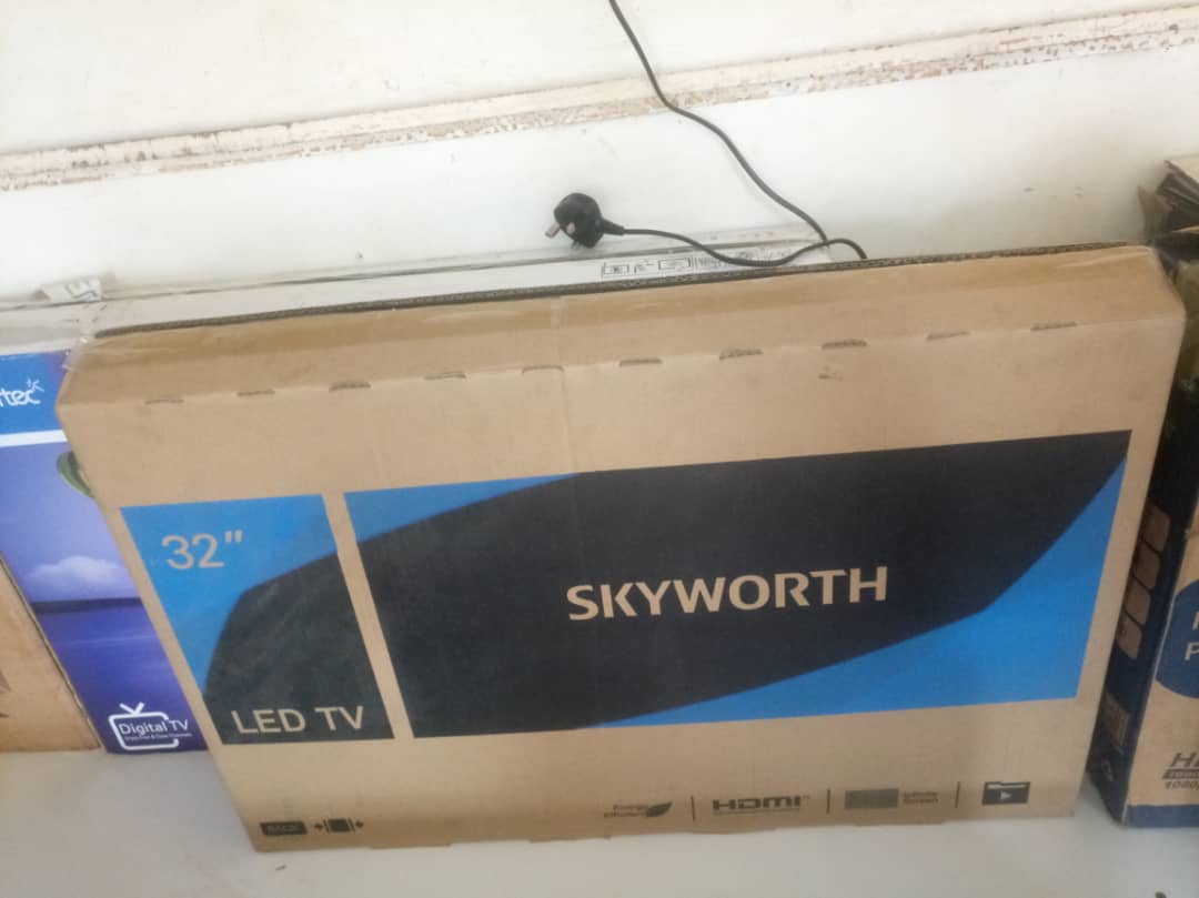 Skyworth 32"inches flat screen digital TV