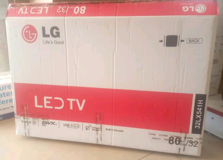 32"inches  LG flat screen digital TV