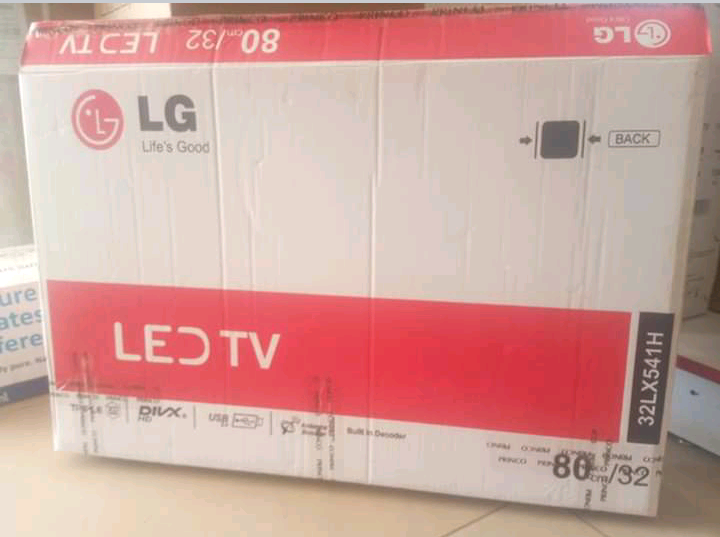 32"inches  LG flat screen digital TV