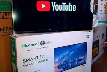 32"inches Hisense  smart flat screen digital TV