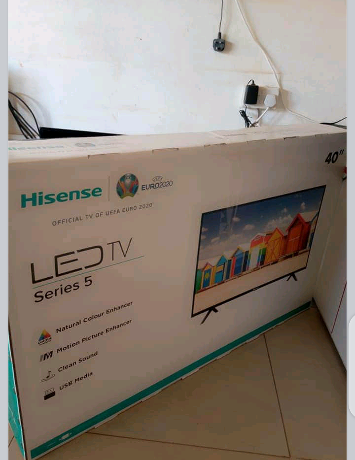 49"inches Hisense smart digital TV